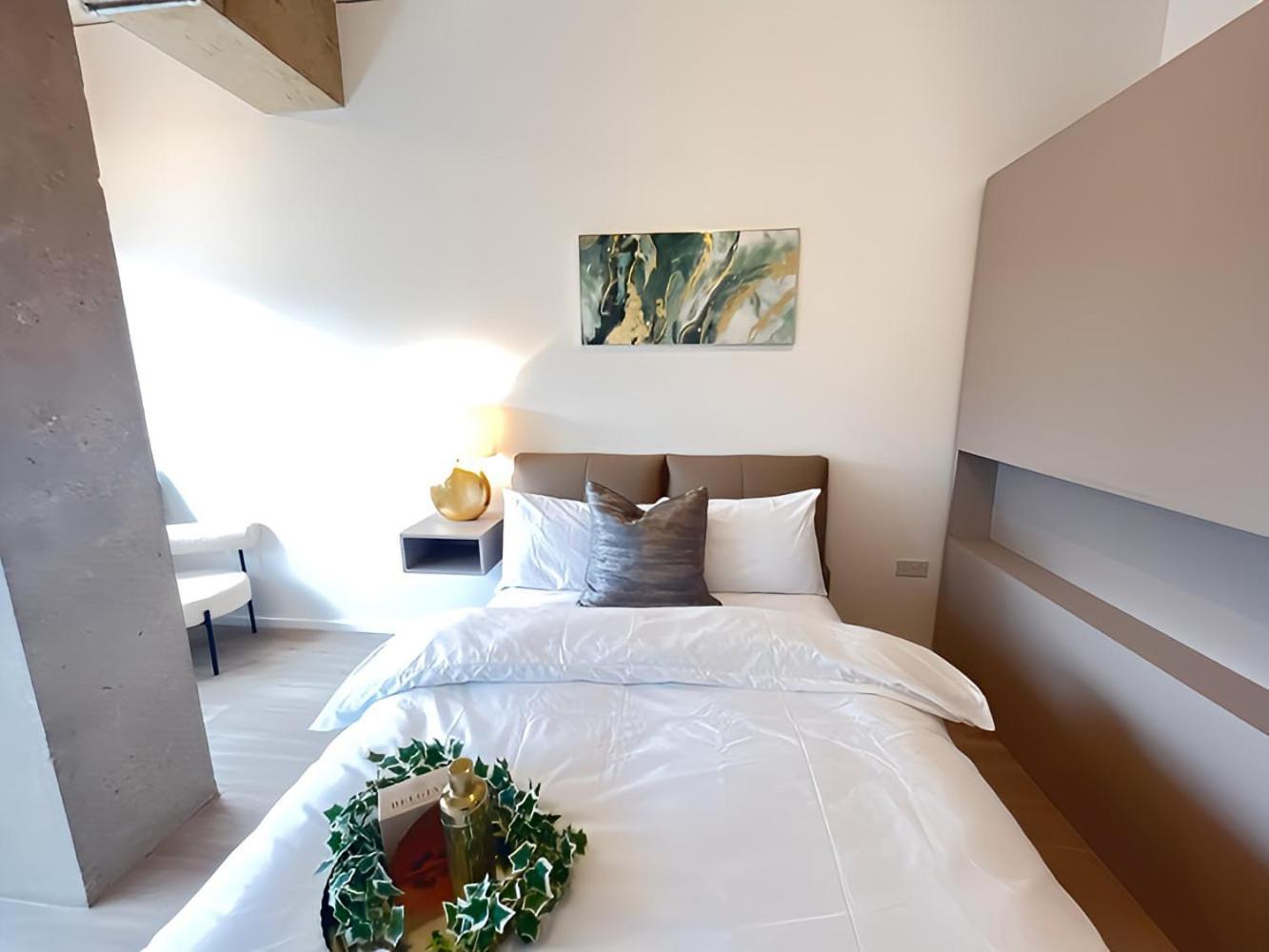 1Br Luxury Flat At Train Station - Long Stays Welcome - Just Ask ميلتون كينيز المظهر الخارجي الصورة