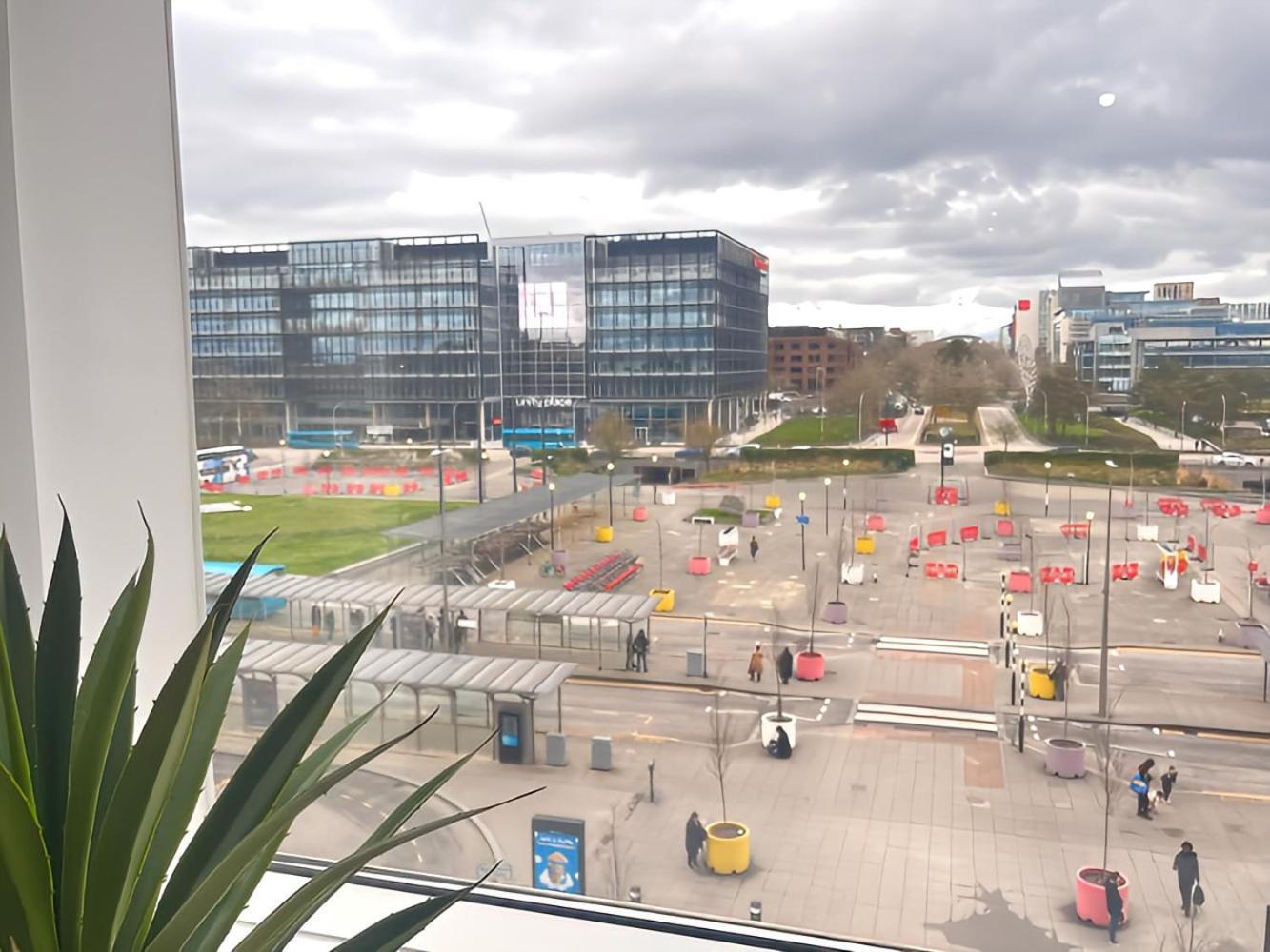 1Br Luxury Flat At Train Station - Long Stays Welcome - Just Ask ميلتون كينيز المظهر الخارجي الصورة